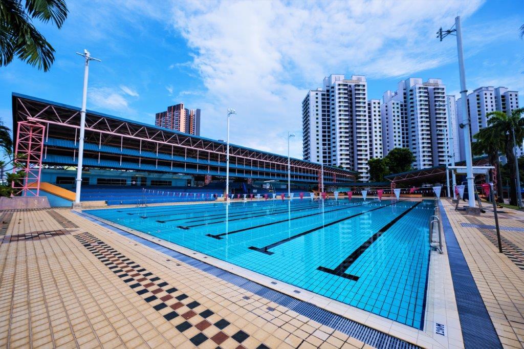 Kids swimming lessons at Clementi Swimming Complex