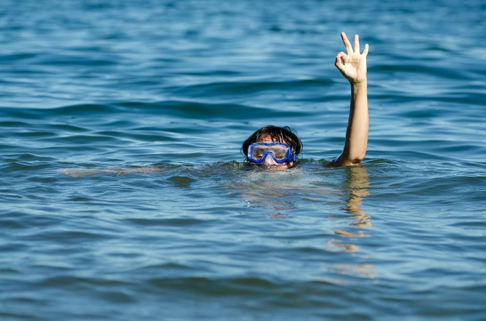 Key Distinctions in Open Water vs Pool Swimming